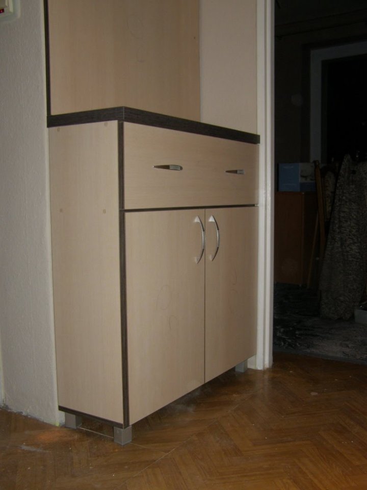 Komody, garderoby, pawlacze